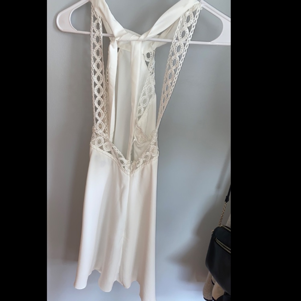 White Lulus dress